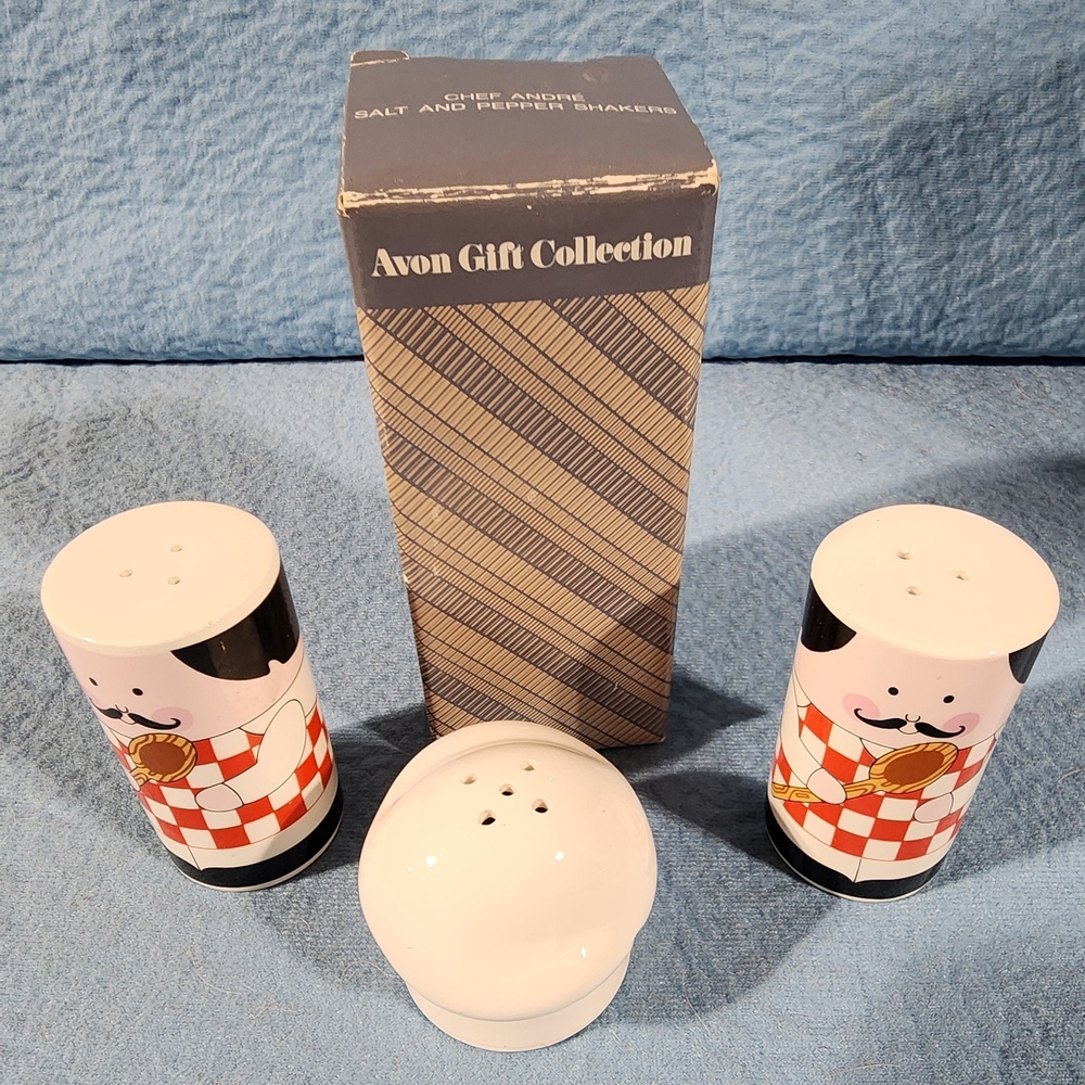 Avon Chef Salt and Pepper Shakers Set